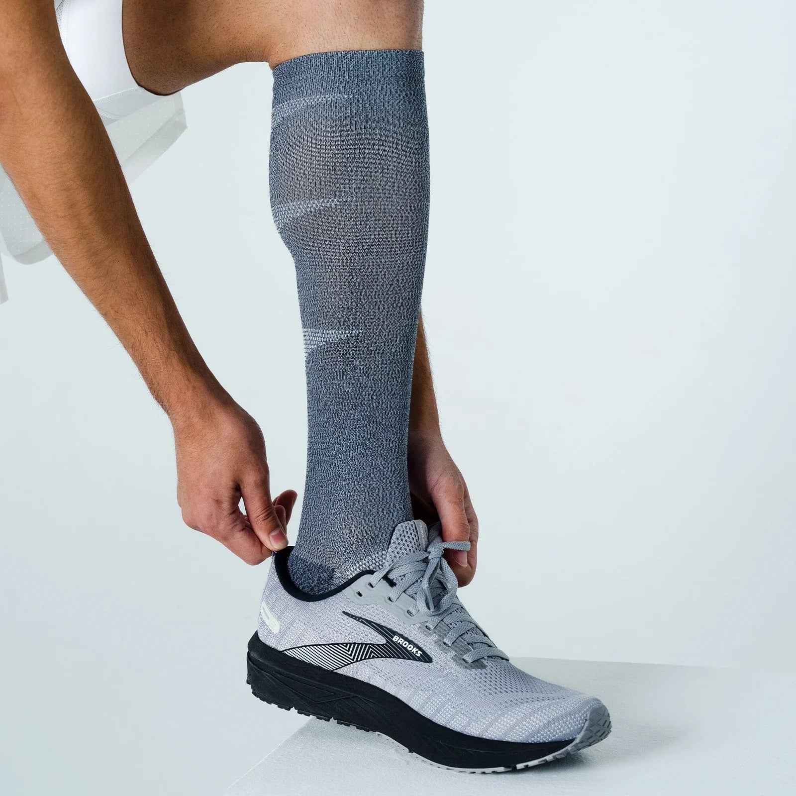 Feetures Graduated Compression Knee High Crew